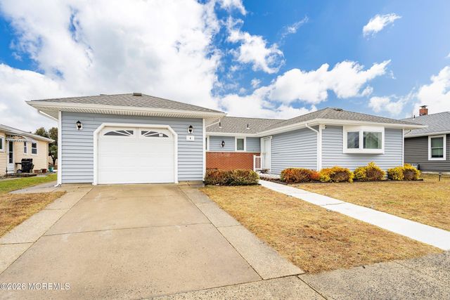 4 Ravenna Court, Toms River, NJ 08755