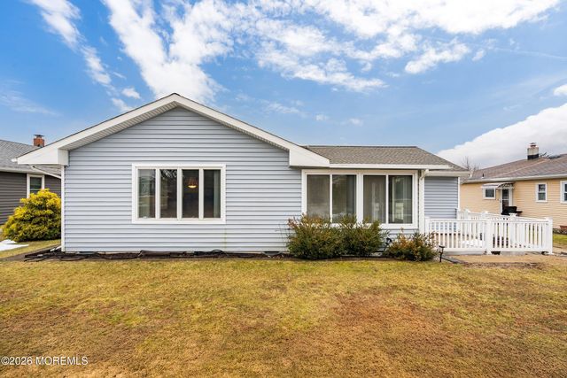 4 Ravenna Court, Toms River, NJ 08755