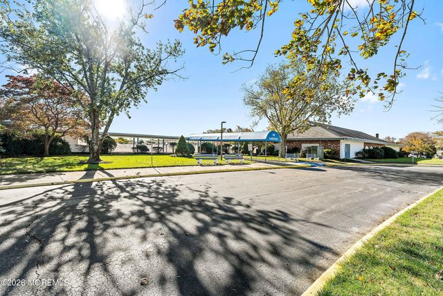 4 Ravenna Court, Toms River, NJ 08755