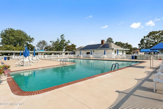 4 Ravenna Court, Toms River, NJ 08755