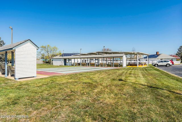 4 Ravenna Court, Toms River, NJ 08755