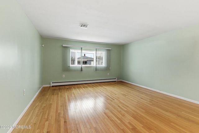 4 Ravenna Court, Toms River, NJ 08755