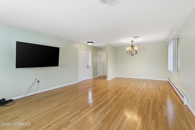 4 Ravenna Court, Toms River, NJ 08755