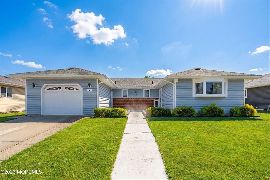 4 Ravenna Court, Toms River, NJ 08755