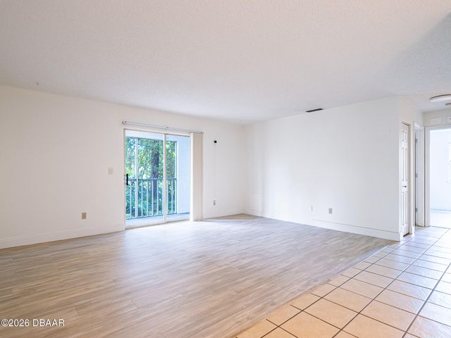 101 Bent Tree Dr Apt 75, Daytona Beach, FL 32114