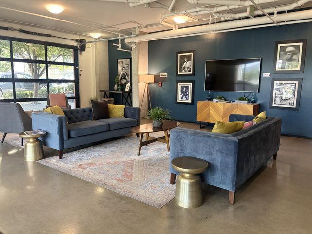 1900 12th Ave S Apt 307, Nashville, TN 37203