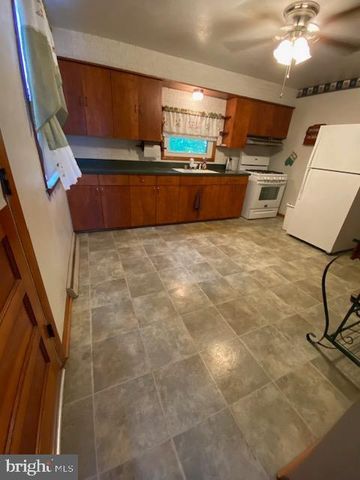 328 LEE ST, Strasburg, VA 22657