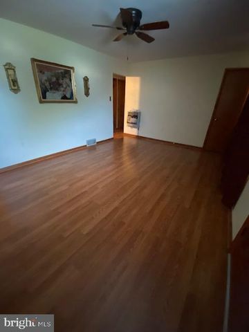 328 LEE ST, Strasburg, VA 22657