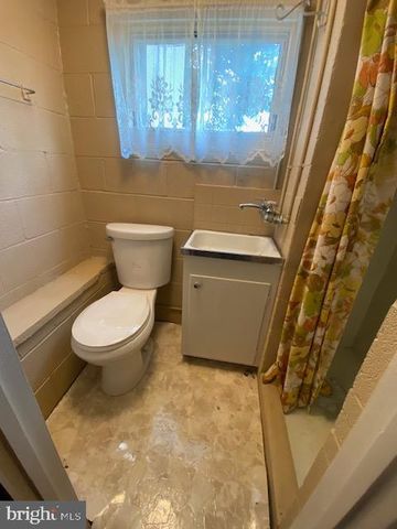 328 LEE ST, Strasburg, VA 22657
