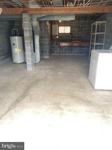 328 LEE ST, Strasburg, VA 22657