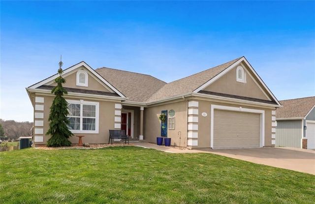 811 Cherry Lane, Smithville, MO 64089