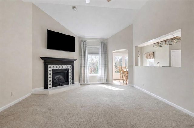 811 Cherry Lane, Smithville, MO 64089