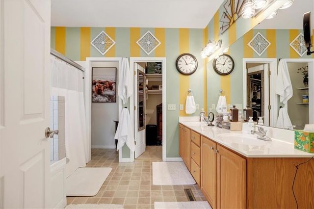 811 Cherry Lane, Smithville, MO 64089