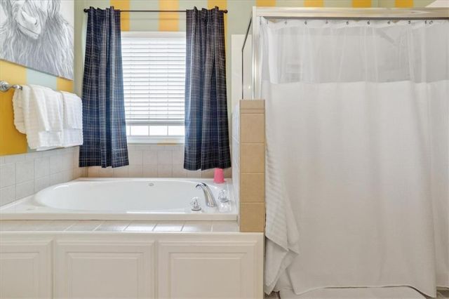 811 Cherry Lane, Smithville, MO 64089