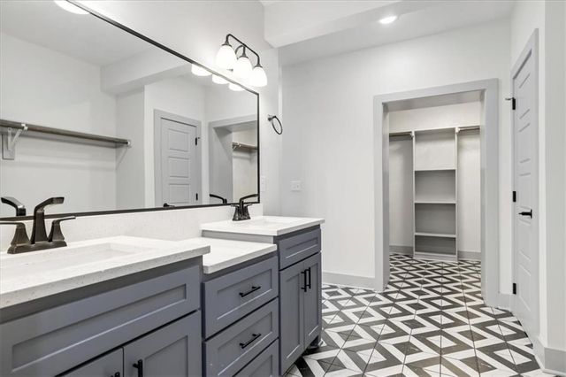 811 Cherry Lane, Smithville, MO 64089