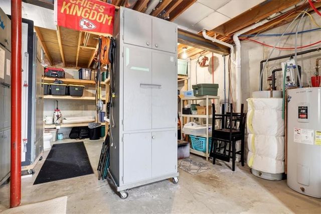 811 Cherry Lane, Smithville, MO 64089