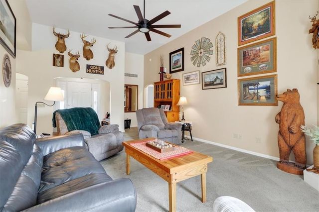 811 Cherry Lane, Smithville, MO 64089