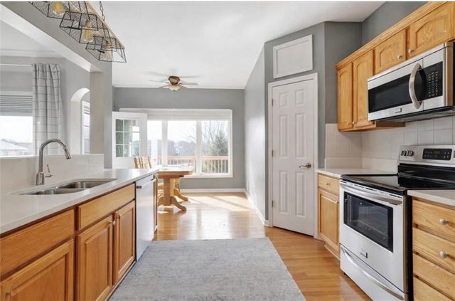 811 Cherry Lane, Smithville, MO 64089