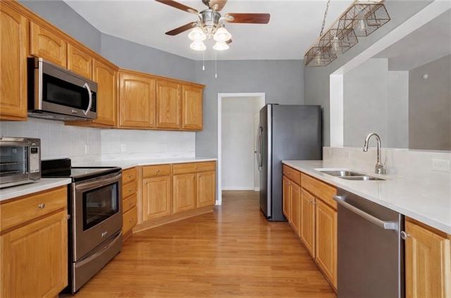 811 Cherry Lane, Smithville, MO 64089