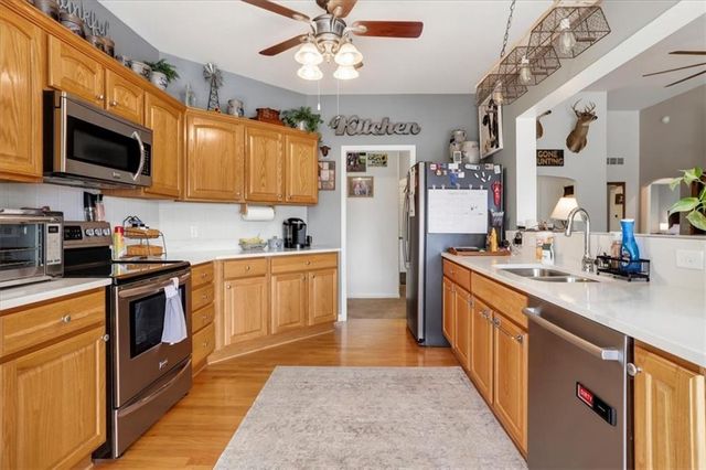 811 Cherry Lane, Smithville, MO 64089