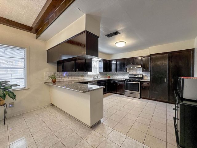 3217 Pine Street, Galveston, TX 77551