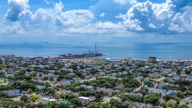 3217 Pine Street, Galveston, TX 77551