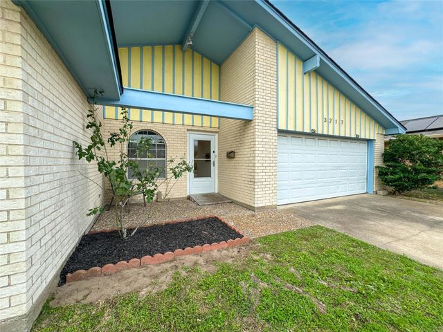 3217 Pine Street, Galveston, TX 77551