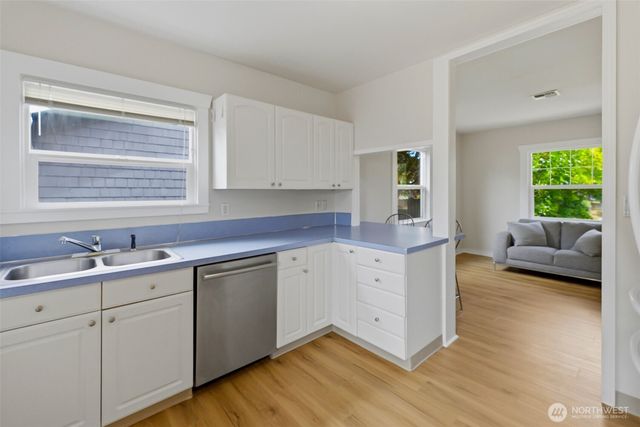 1010 N Pine Street, Tacoma, WA 98406