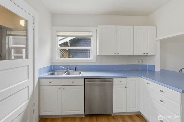1010 N Pine Street, Tacoma, WA 98406
