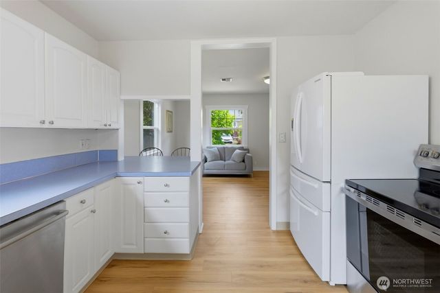 1010 N Pine Street, Tacoma, WA 98406