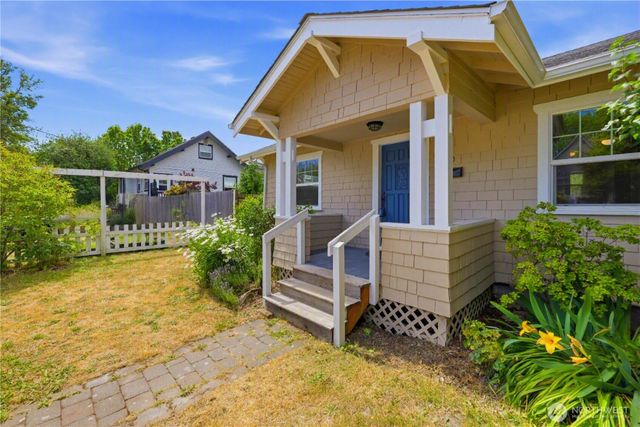 1010 N Pine Street, Tacoma, WA 98406