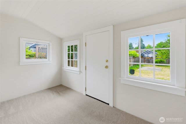 1010 N Pine Street, Tacoma, WA 98406