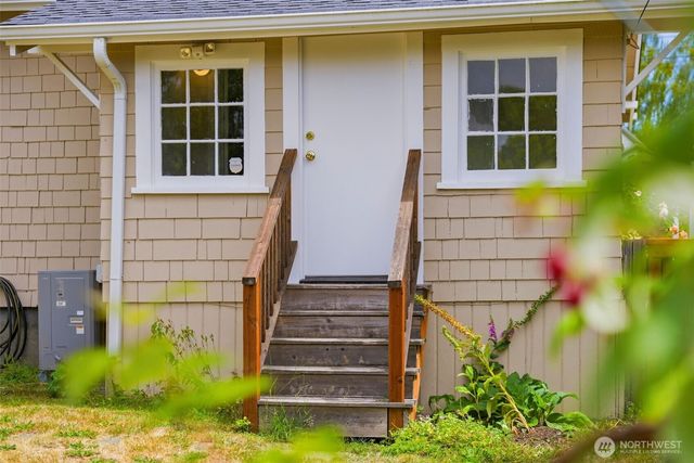 1010 N Pine Street, Tacoma, WA 98406