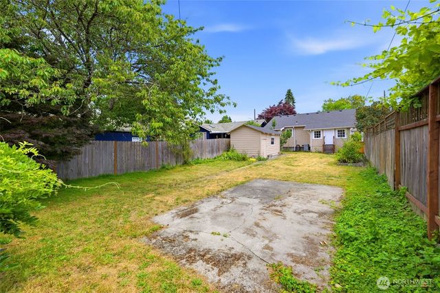 1010 N Pine Street, Tacoma, WA 98406