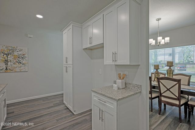 5957 LORAN Drive, Jacksonville, FL 32216