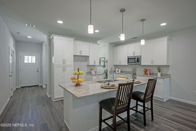 5957 LORAN Drive, Jacksonville, FL 32216