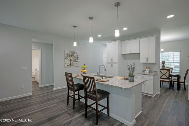5957 LORAN Drive, Jacksonville, FL 32216
