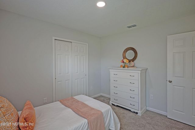 5957 LORAN Drive, Jacksonville, FL 32216