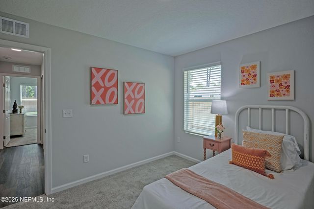 5957 LORAN Drive, Jacksonville, FL 32216