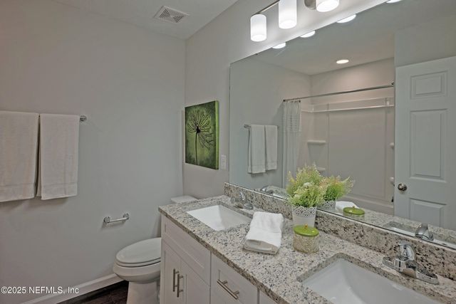 5957 LORAN Drive, Jacksonville, FL 32216