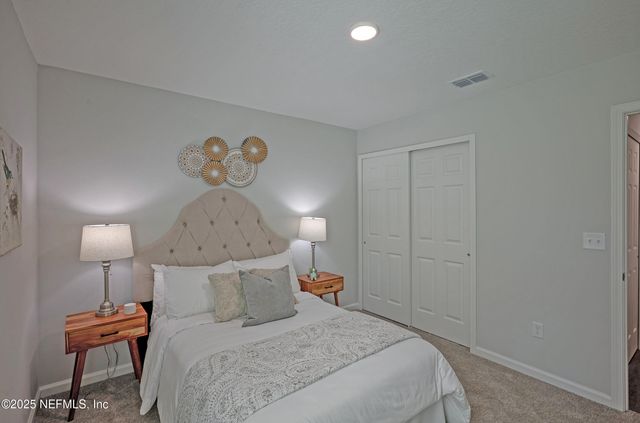 5957 LORAN Drive, Jacksonville, FL 32216