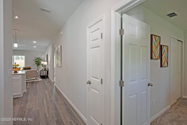5957 LORAN Drive, Jacksonville, FL 32216
