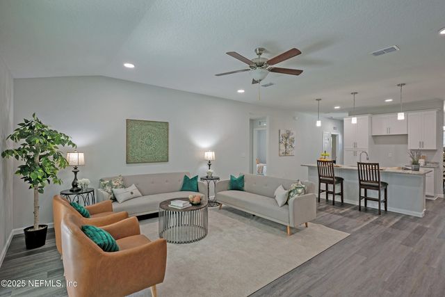 5957 LORAN Drive, Jacksonville, FL 32216