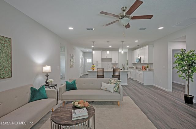 5957 LORAN Drive, Jacksonville, FL 32216