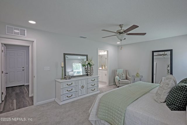 5957 LORAN Drive, Jacksonville, FL 32216