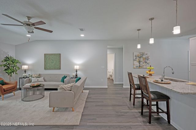 5957 LORAN Drive, Jacksonville, FL 32216