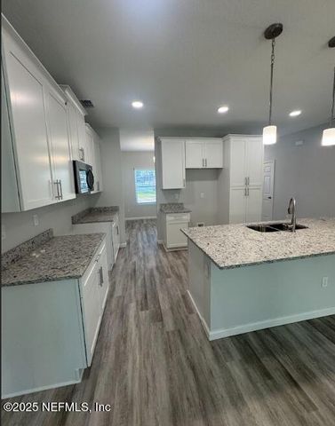 5957 LORAN Drive, Jacksonville, FL 32216