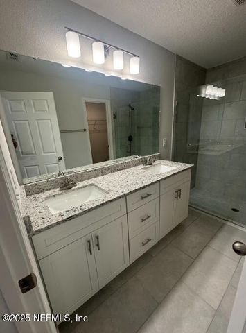 5957 LORAN Drive, Jacksonville, FL 32216
