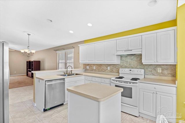 1015 Simpson St, Pensacola, FL 32526