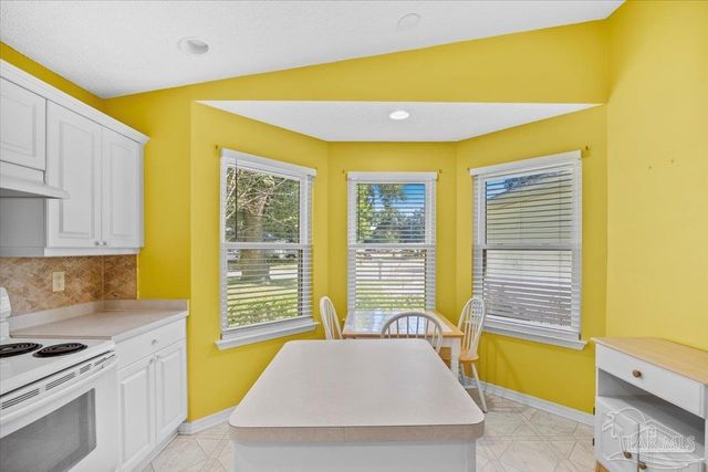 1015 Simpson St, Pensacola, FL 32526